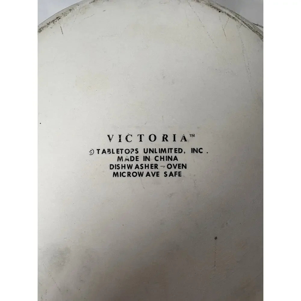 Tabletops Unlimited Victoria White 2 Qt Covered Casserole 9” Floral Blue Trim